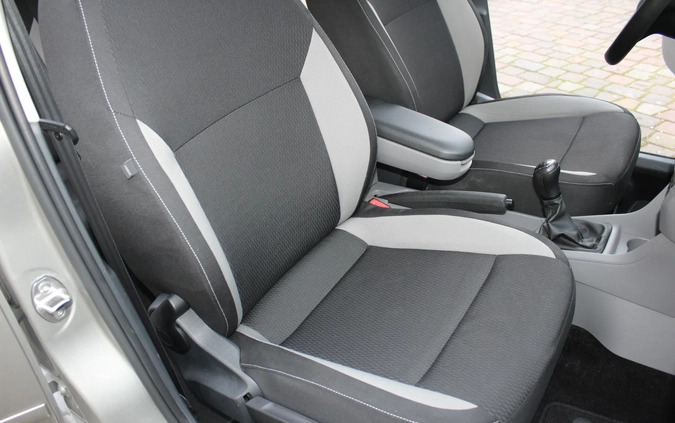 Skoda RAPID cena 35900 przebieg: 63995, rok produkcji 2014 z Baranów Sandomierski małe 326